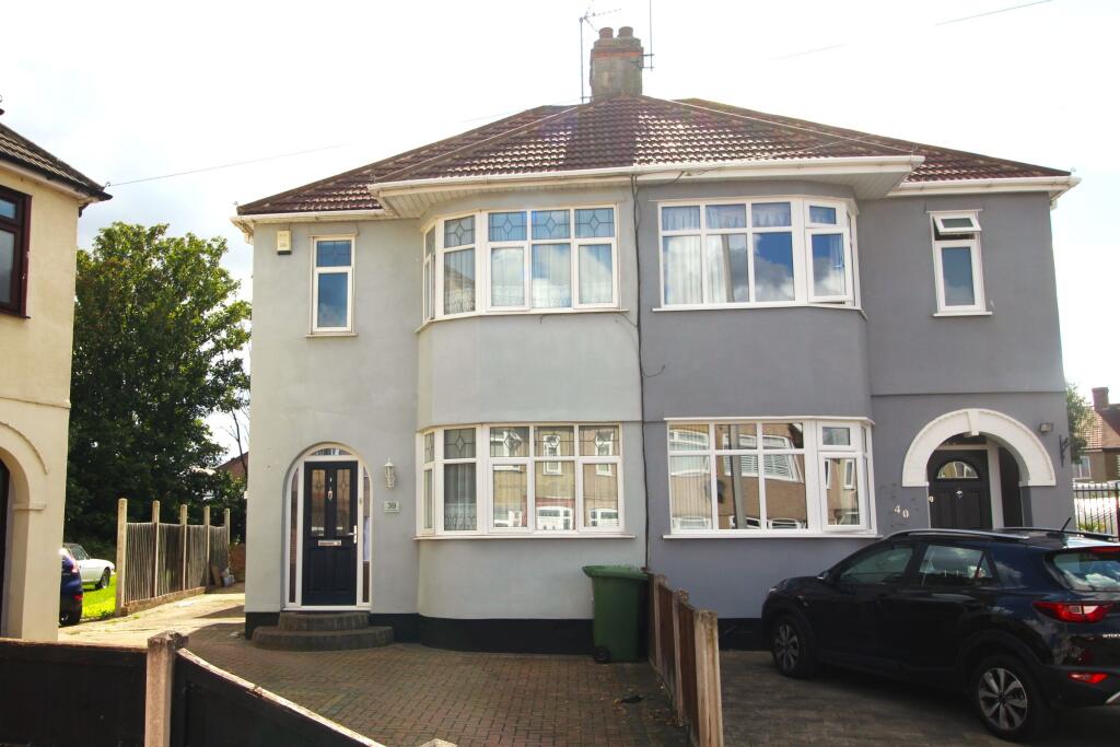 Main image of property: Hawthorn Avenue, Rainham