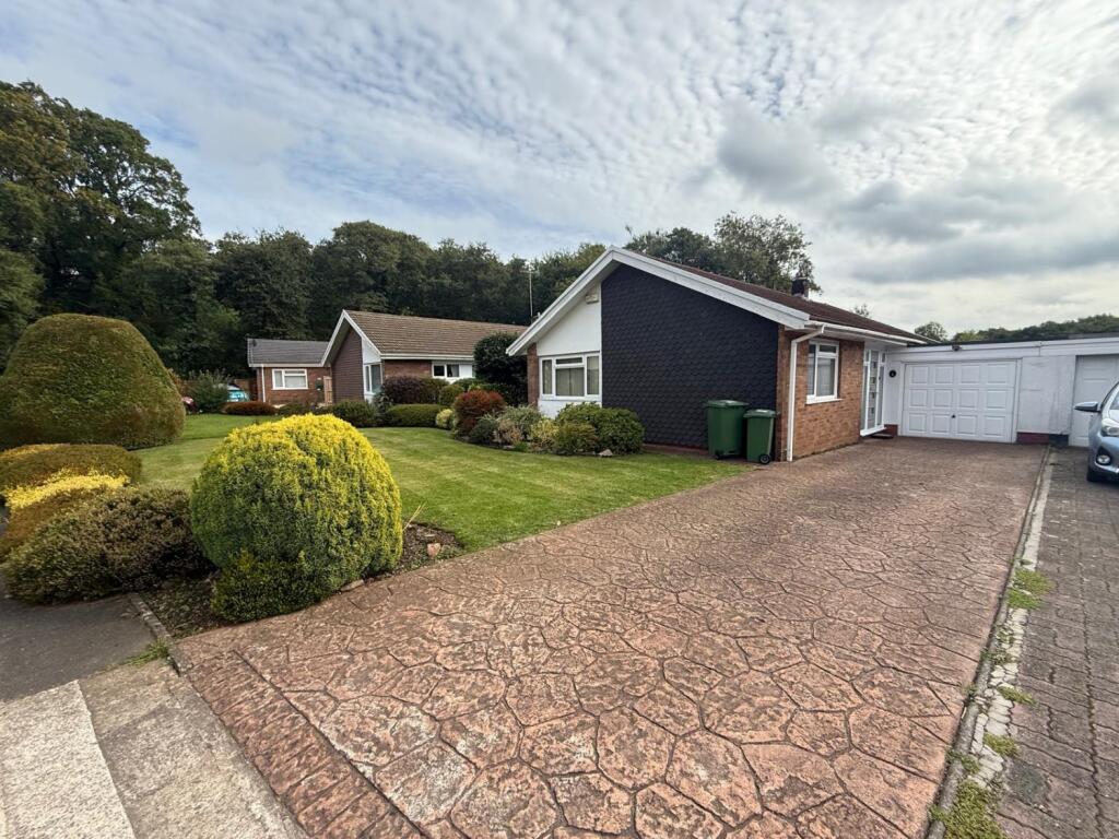 Check out this 3 bedroom detached bungalow for sale on Rightmove
