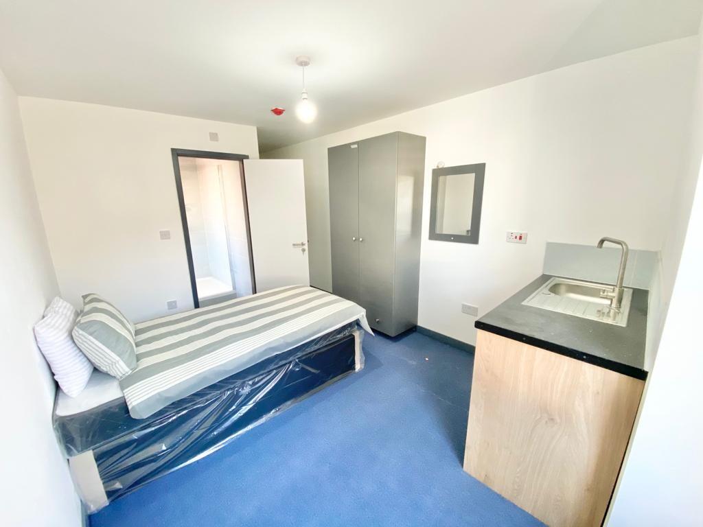 Main image of property: Lonsdale Avenue, Portsmouth, Hampshire, PO6