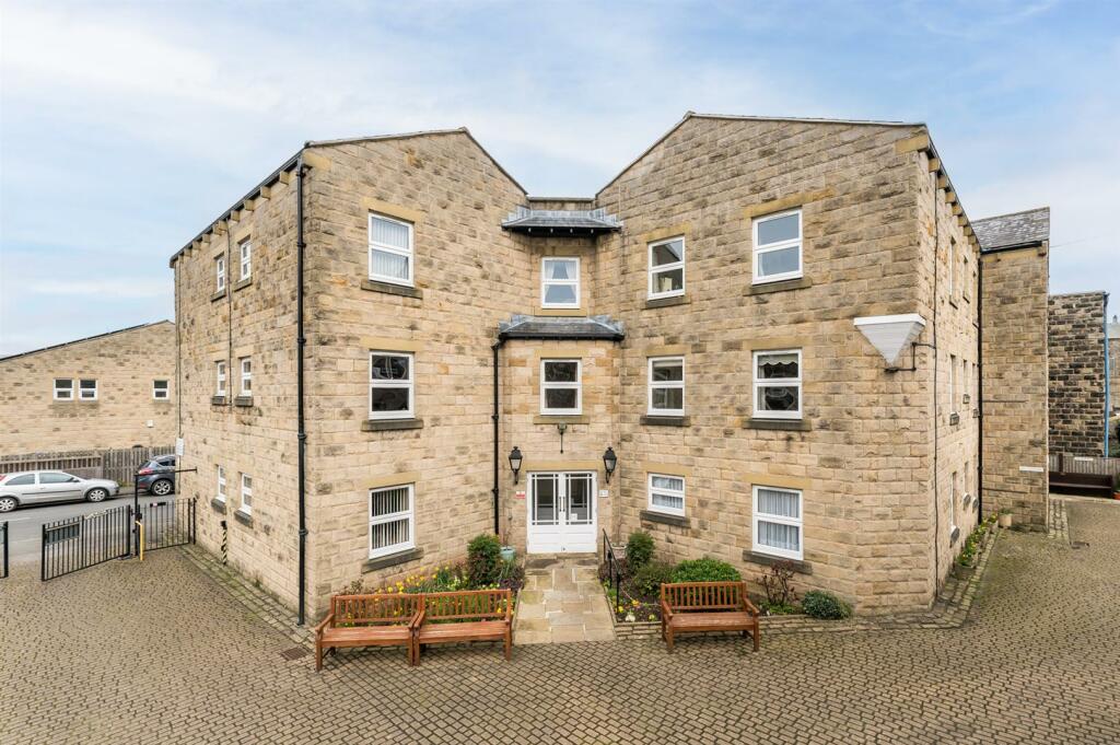 1 bedroom apartment for sale in Chevin Court, Otley, LS21