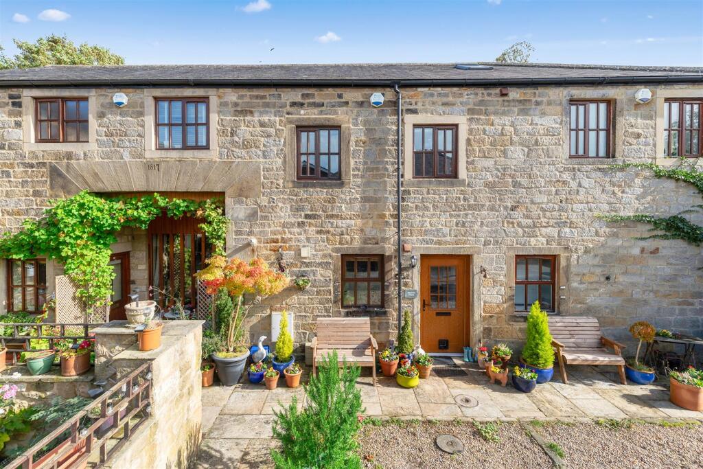 Main image of property: Newall Hall Mews, Newall Hall Park, Otley