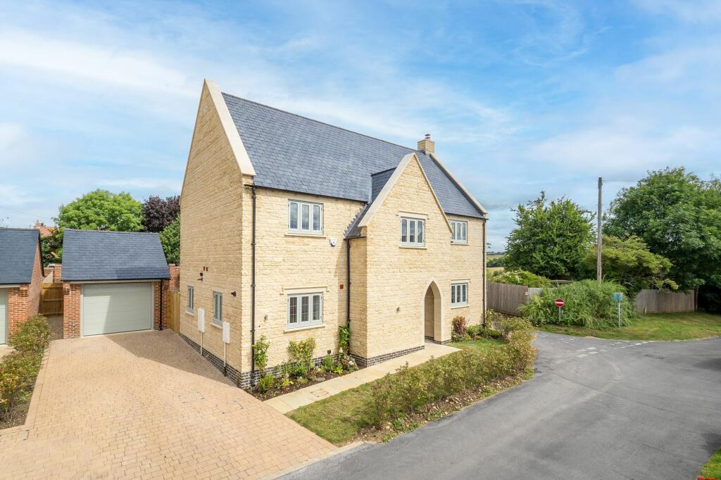 4 bedroom semidetached house for sale in Rookery Lane, Newbold On