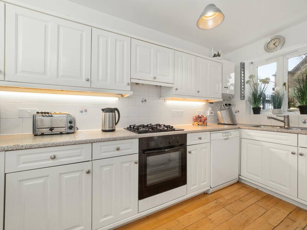 Additional property image - Scholars Lane, Wheelers Court Scholars Lane, CV37