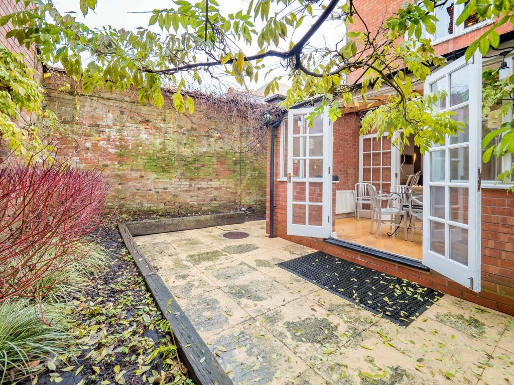 Additional property image - Scholars Lane, Wheelers Court Scholars Lane, CV37