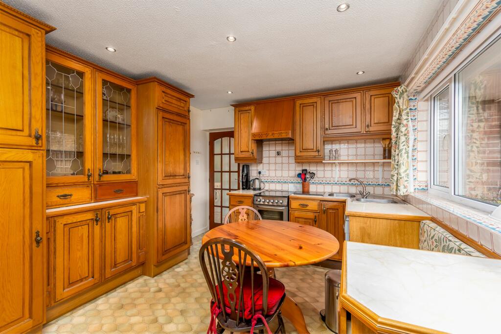 Additional property image - Frogmore Road, Snitterfield, CV37