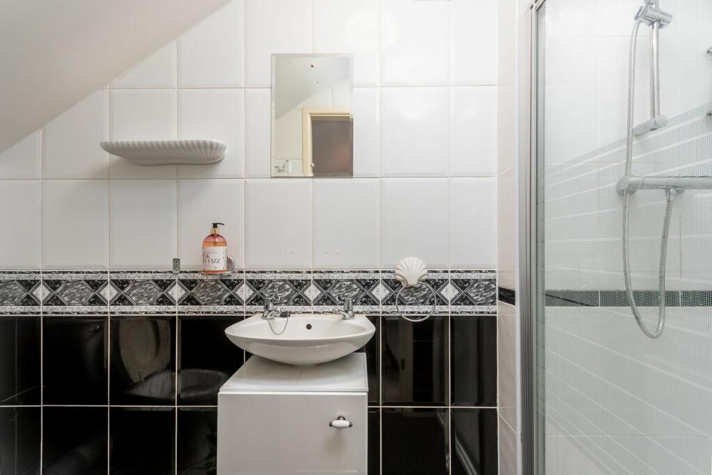 Additional property image - Frogmore Road, Snitterfield, CV37