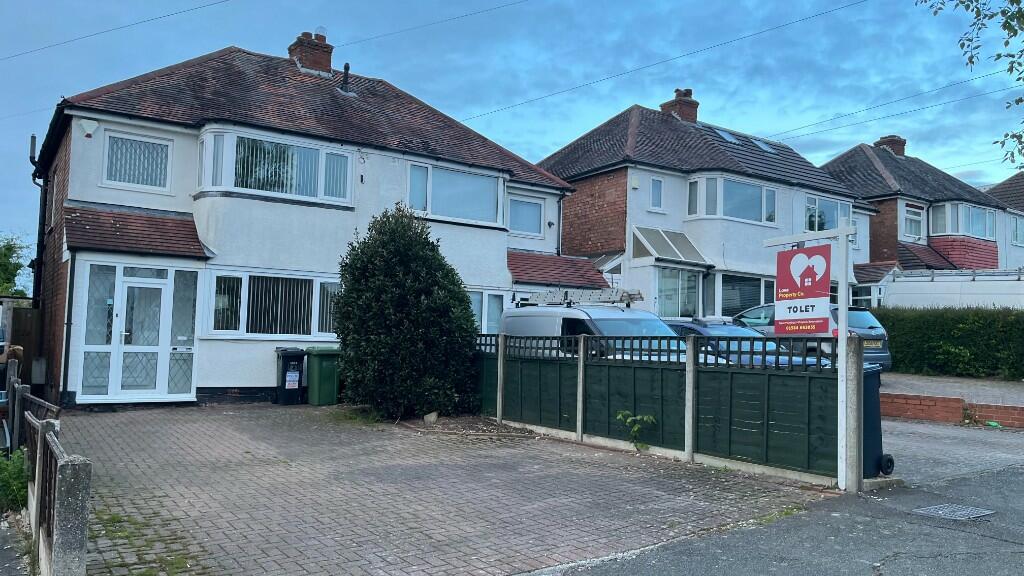 3 bedroom semi-detached house for rent in Pierce Avenue, Olton, Solihull, B92 7JY, B92