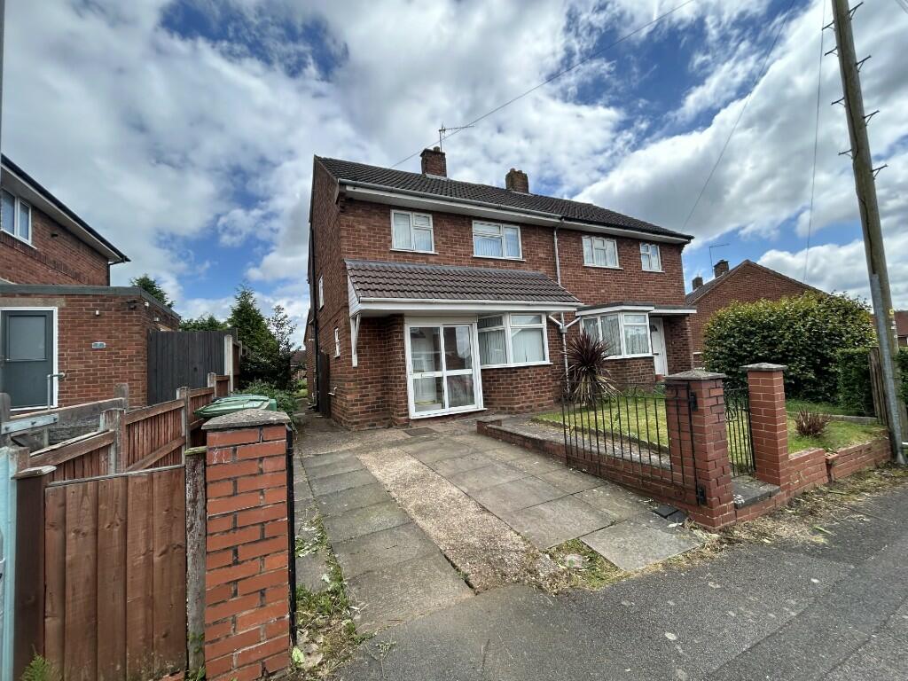 3 bedroom semidetached house for rent in Montgomery Close, Catshill