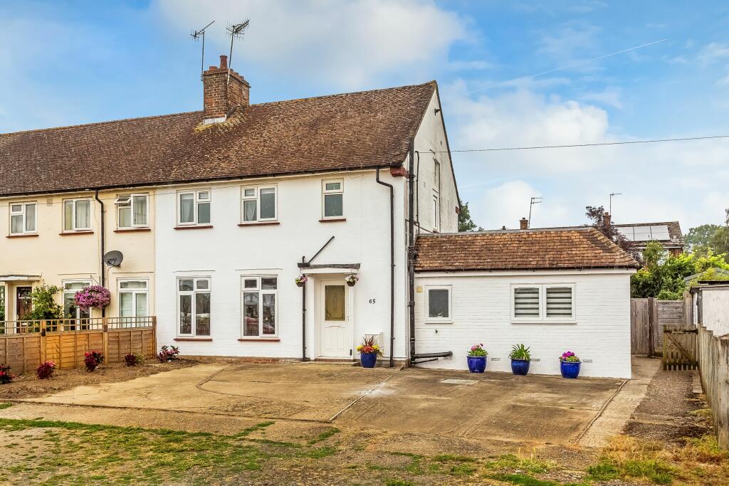 4 bedroom end of terrace house for sale in Church Street, Edenbridge, TN8