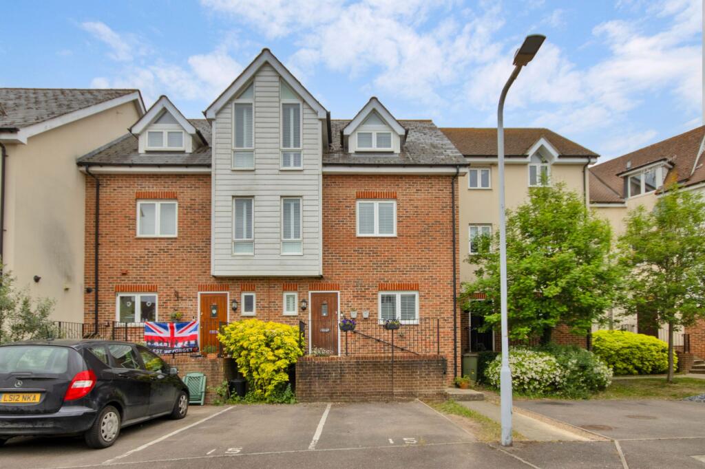 Main image of property: Tekram Close, Edenbridge