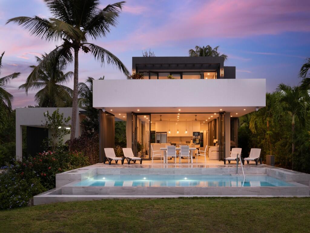 Main image of property: Holetown, St James