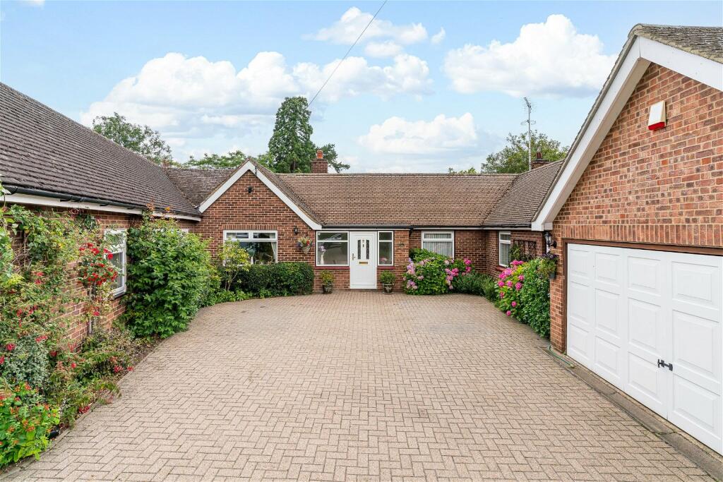 4 bedroom detached bungalow for sale in Falconers Park, Sawbridgeworth
