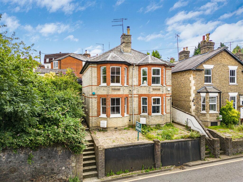 2 bedroom semidetached house for sale in Hadham Road, Stortford, CM23 2QU, CM23