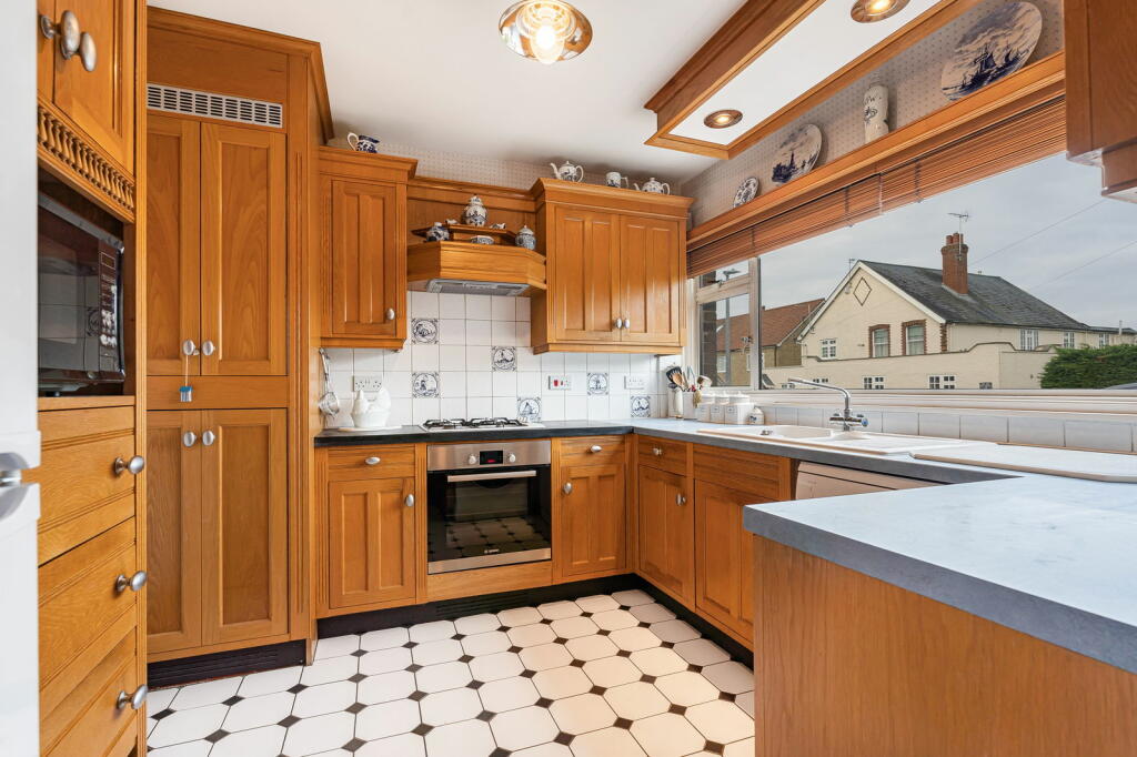 Additional property image - Sheering Mill Lane, Sawbridgeworth, CM21
