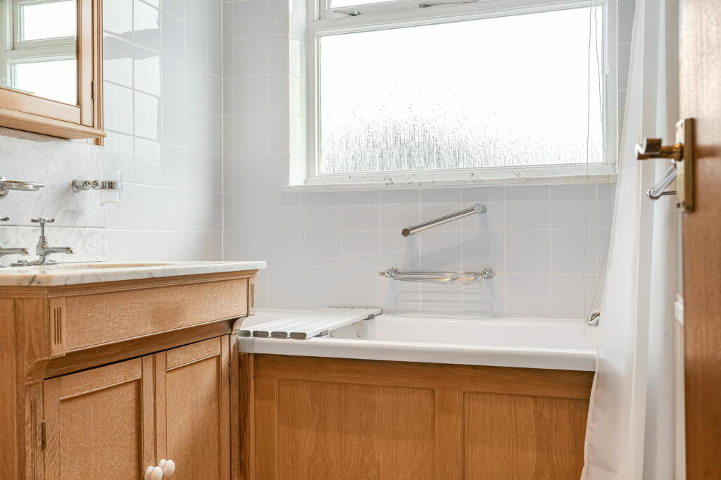 Additional property image - Sheering Mill Lane, Sawbridgeworth, CM21