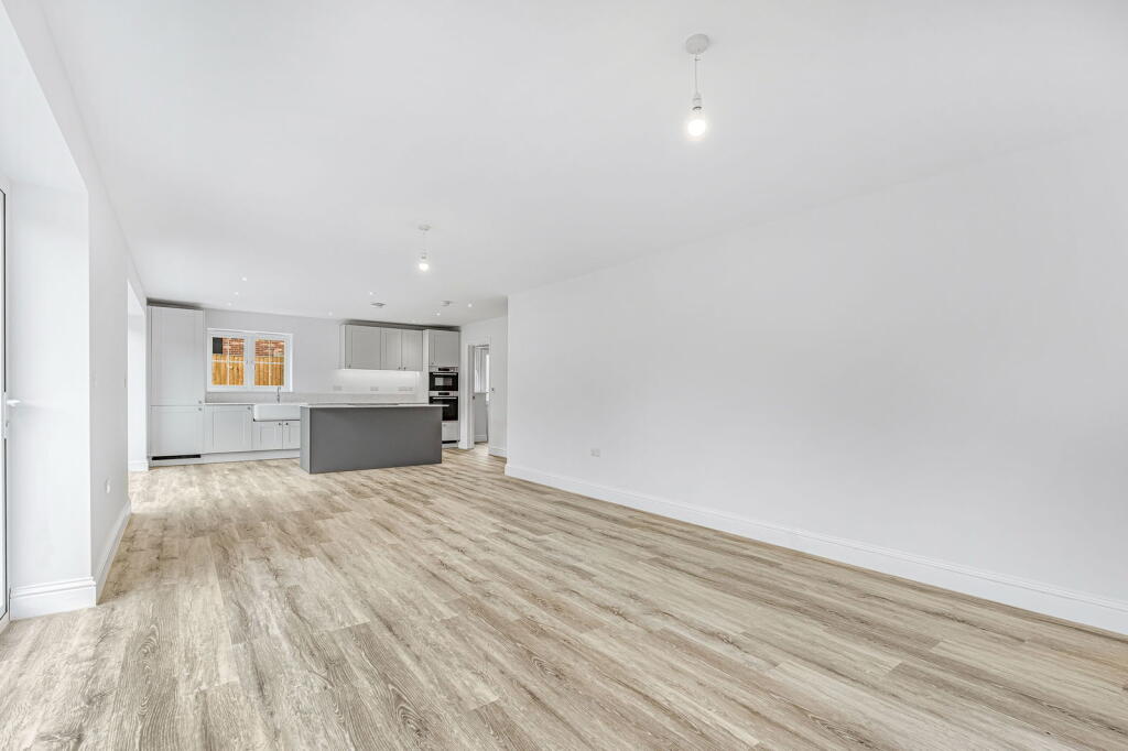 Additional property image - Main Street, Shudy Camps, Cambridgeshire, CB21 4RA