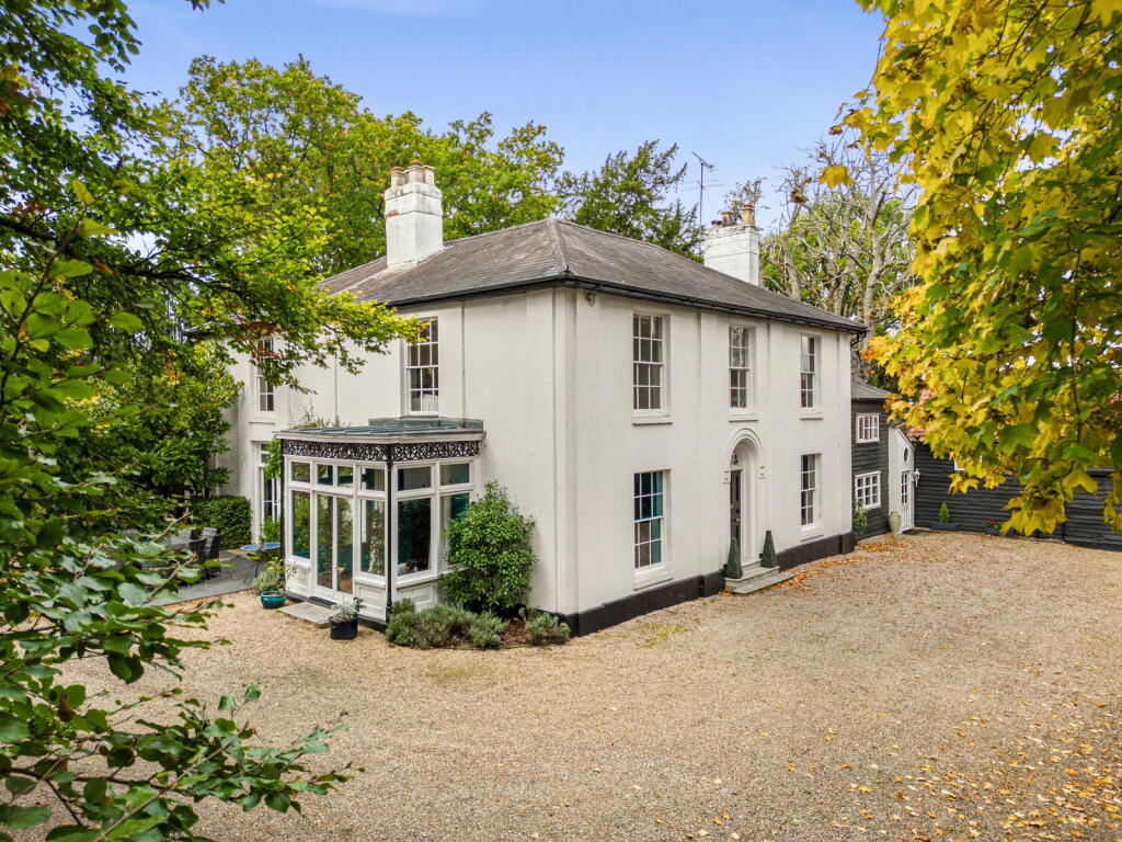 Main image of property: High Wych Road, Sawbridgeworth, CM21 9HT