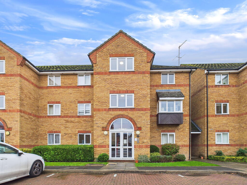 Main image of property: South Street, Bishop's Stortford, CM23 3YN