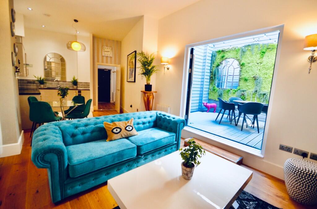 Main image of property: South Parade, Old Market Square, Nottingham City Centre, NG1