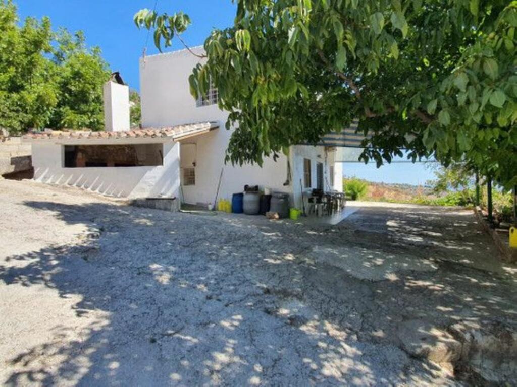 2 bedroom country house for sale in Andalucia, Malaga, Yunquera, Spain
