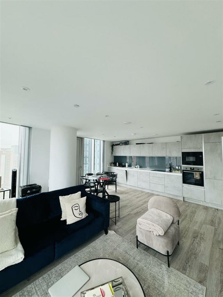 Main image of property: The Blade Tower, 15 Silvercroft St,, Deansgate, Manchester