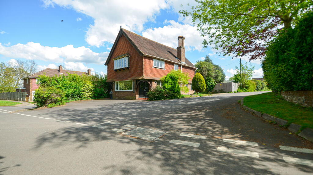 Main image of property: Guildford Road, Effingham, Leatherhead, KT24 5PE