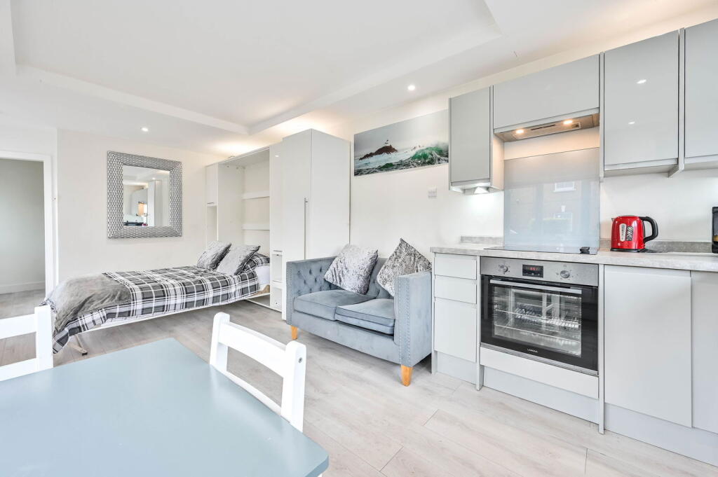 Main image of property: Richmond Road, Staines-Upon-Thames, TW18