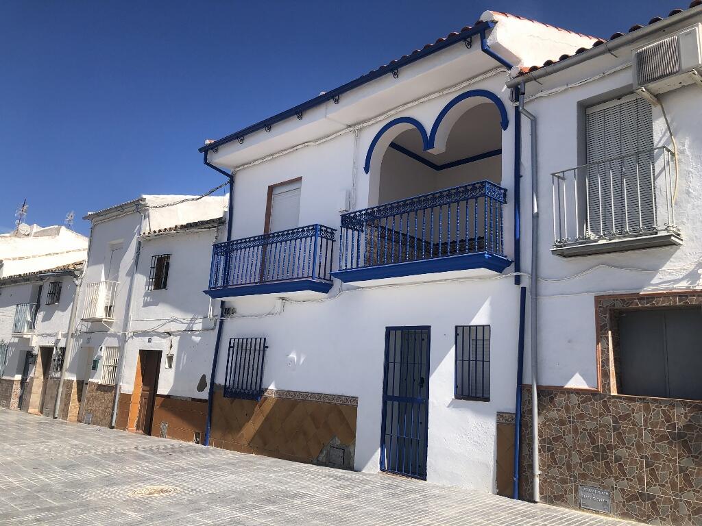5 bedroom town house for sale in Pruna Sevilla, Andalucia, Spain