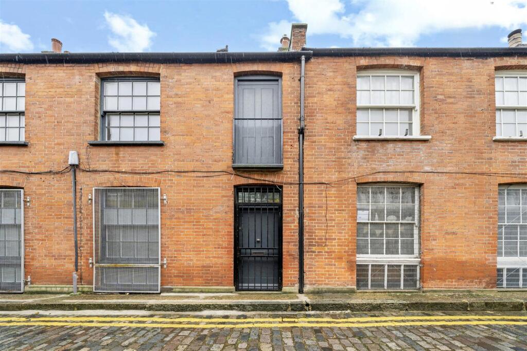 Main image of property: Padbury Court, Shoreditch, E2