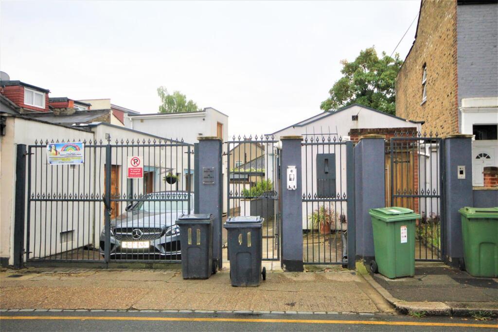 Main image of property: Markhouse Avenue, Walthamstow, E17