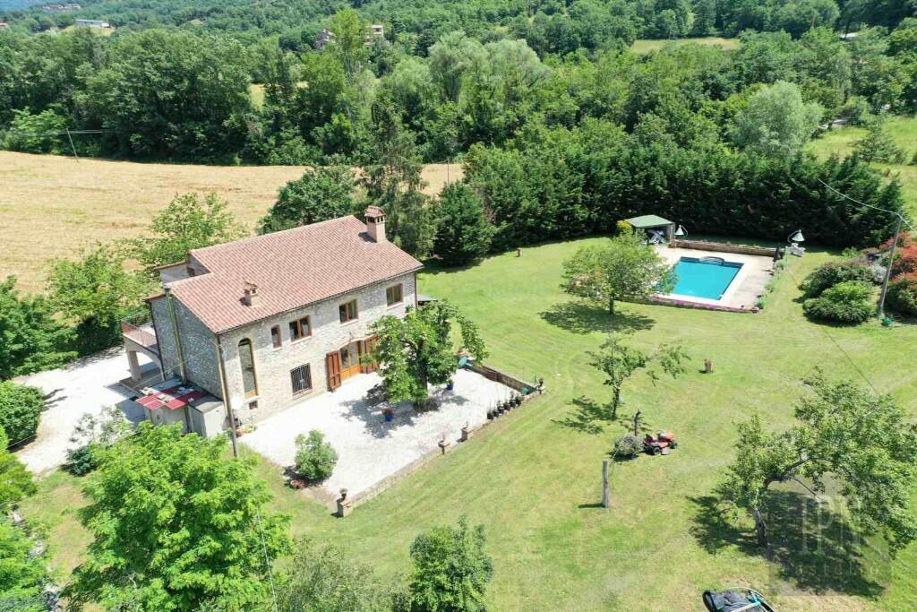 5 bed Farm House for sale in Lisciano Niccone...