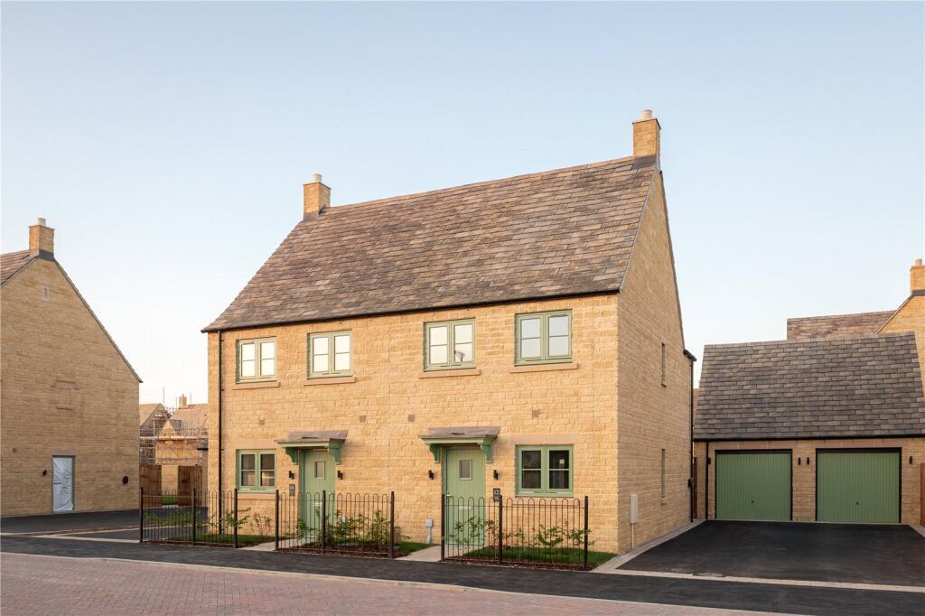 Main image of property: 74 Ellenbrook, Stow Road, Moreton-In-Marsh, Gloucestershire, GL56