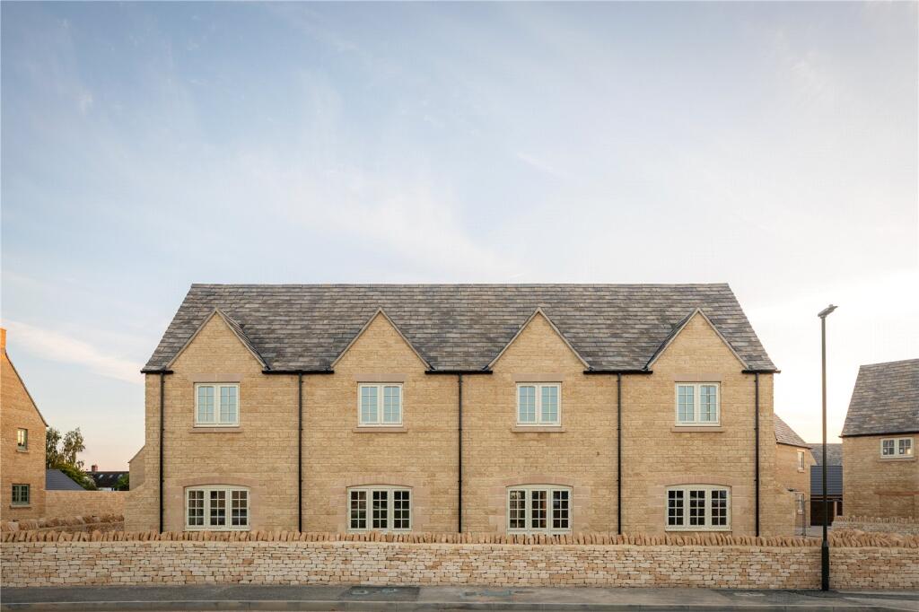 Main image of property: 64 Ellenbrook, Stow Road, Moreton-In-Marsh, Gloucestershire, GL56