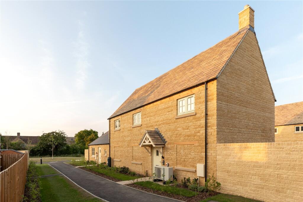 Main image of property: 35 Ellenbrook, Stow Road, Moreton-In-Marsh, Gloucestershire, GL56