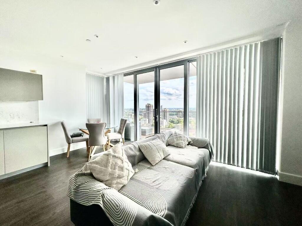 Main image of property: 30 Piazza Walk, London, E1