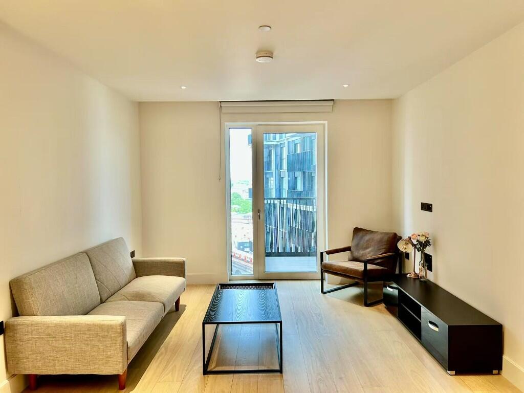 Main image of property: Cascade Way, London, W12