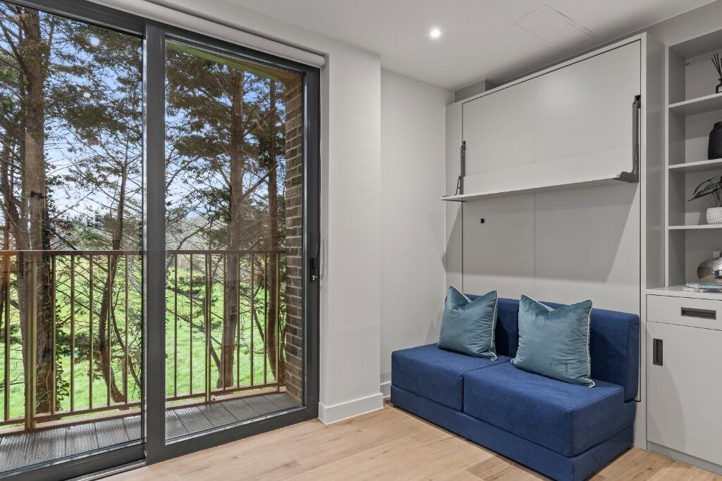 Main image of property: Hanger Lane, London, W5