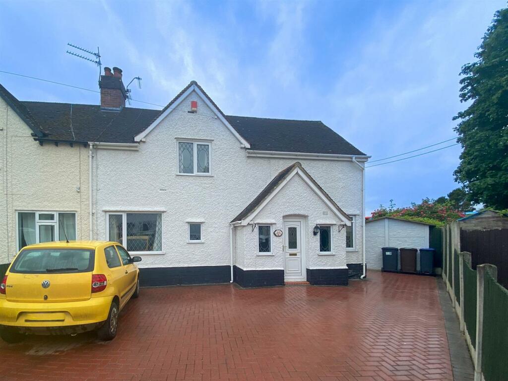 3 bedroom semidetached house for rent in The Birches, Cheadle, Stoke