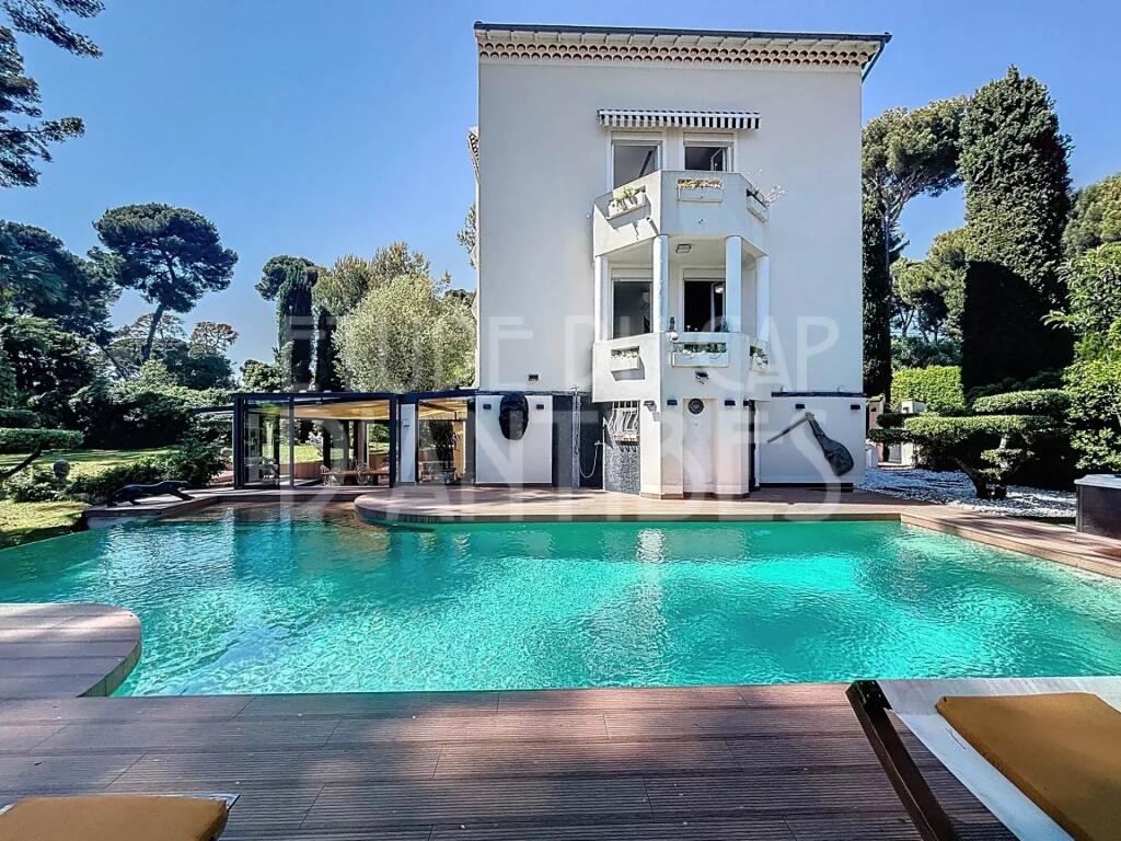 Main image of property: Provence-Alps-Cote d`Azur, Alpes-Maritimes, Antibes