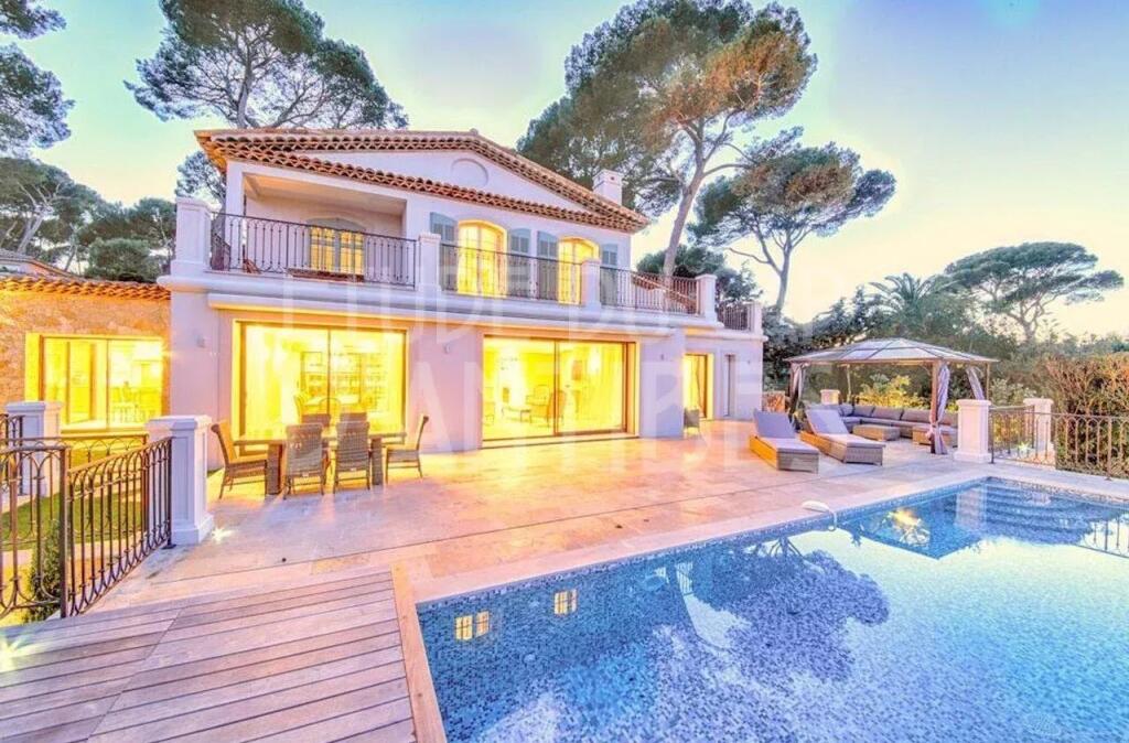 Main image of property: Provence-Alps-Cote d`Azur, Alpes-Maritimes, Antibes