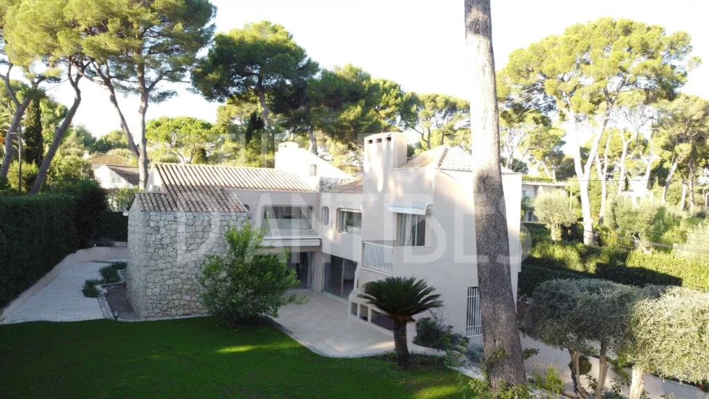 Main image of property: Provence-Alps-Cote d`Azur, Alpes-Maritimes, Antibes
