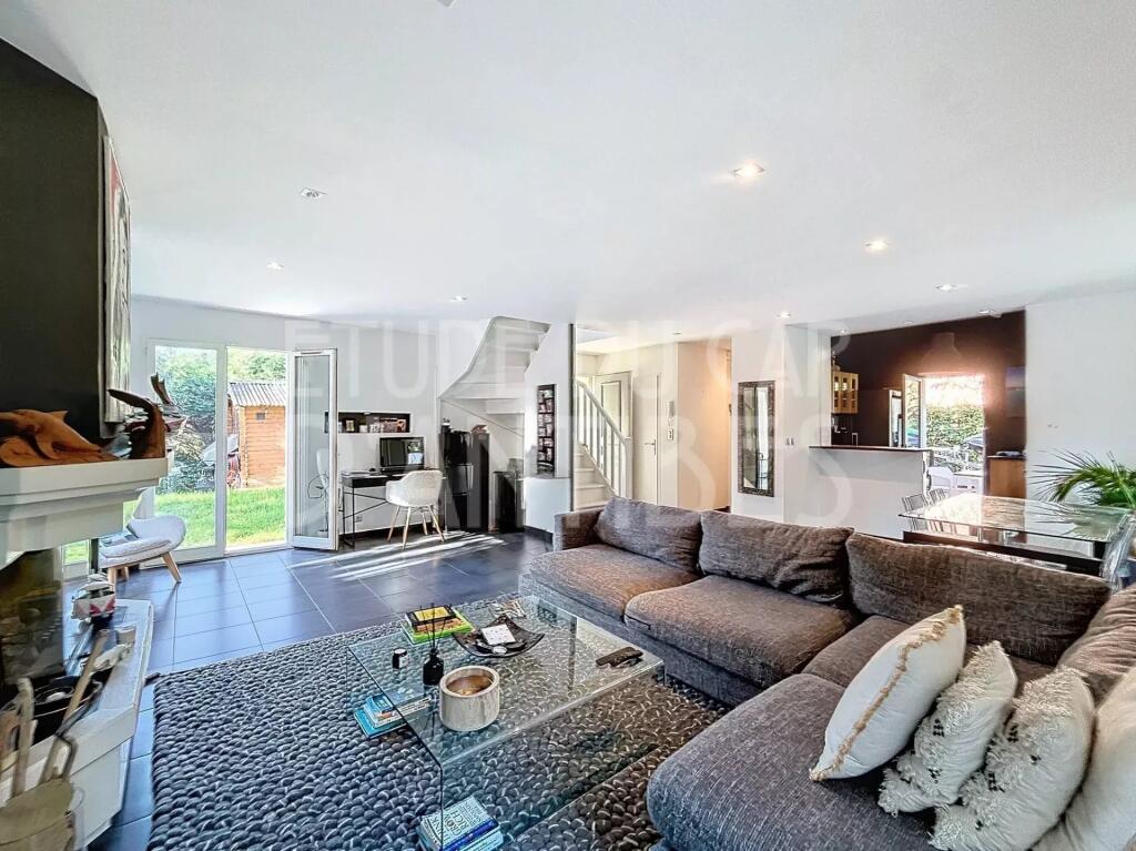 Main image of property: Provence-Alps-Cote d`Azur, Alpes-Maritimes, Biot