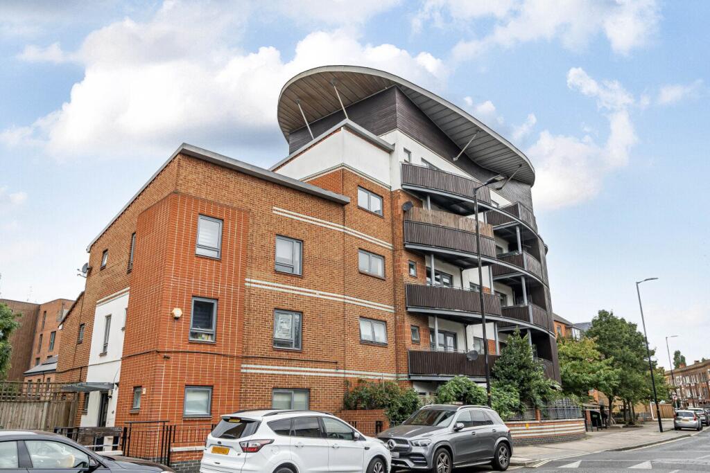 Main image of property: Chiswell Street, London, SE5