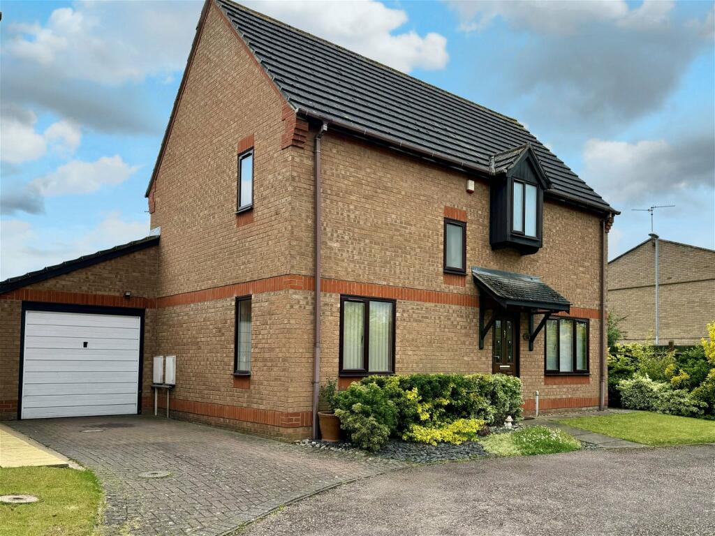 4 bedroom detached house for sale in Hachenburg Place, Higham Ferrers, NN10