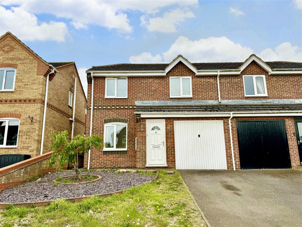 3 bedroom semidetached house for sale in Saddlers Way, Raunds, NN9