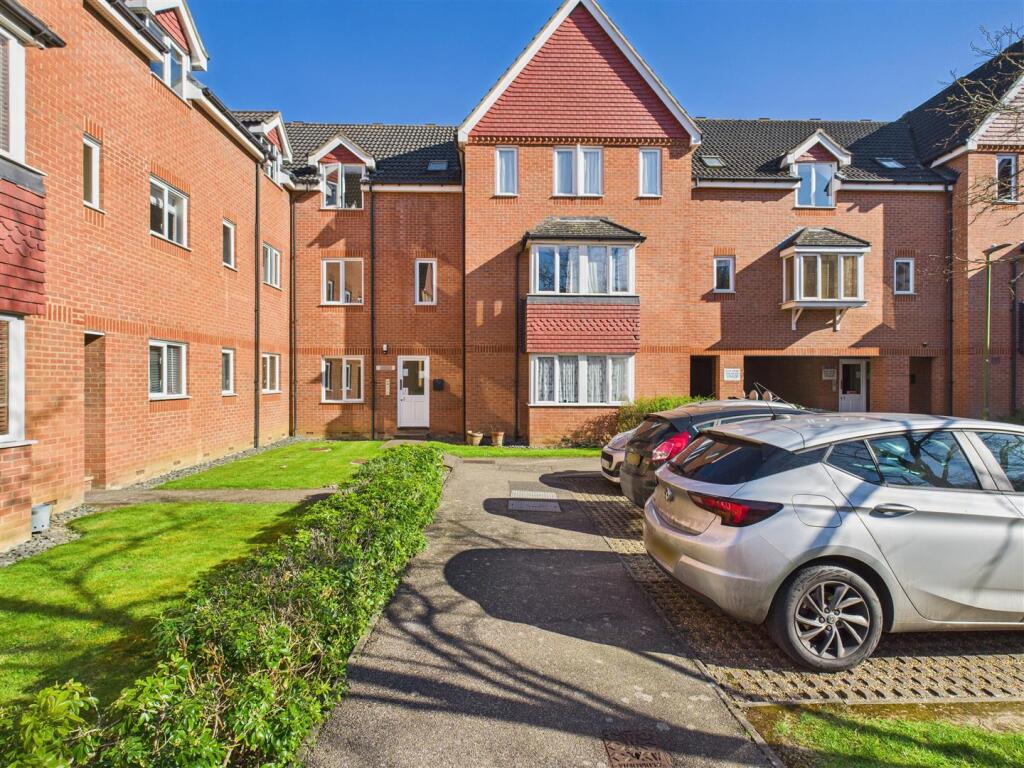 Main image of property: Redoubt Close, Hitchin