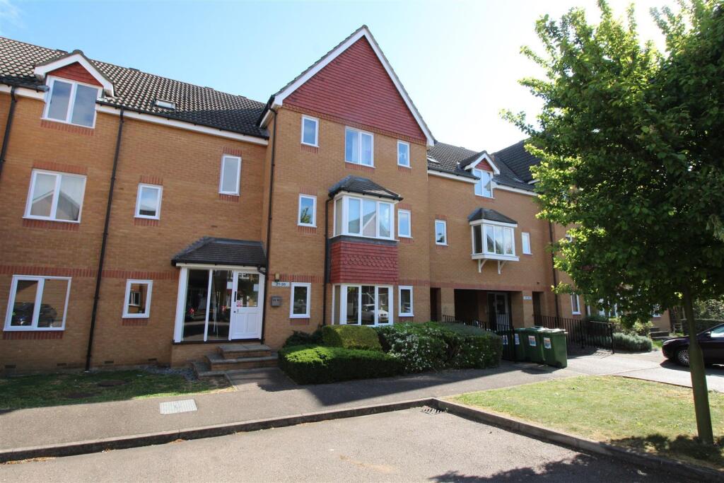 Main image of property: Redoubt Close, Hitchin