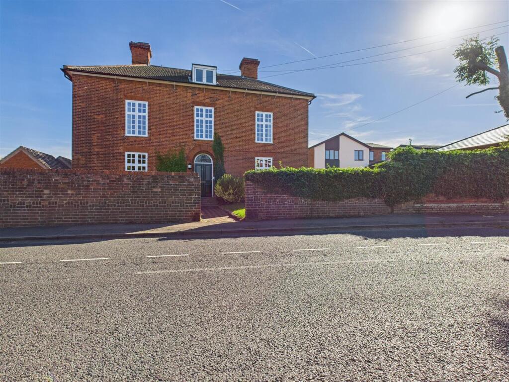 Main image of property: High Street, Langford, Bedfordshire
