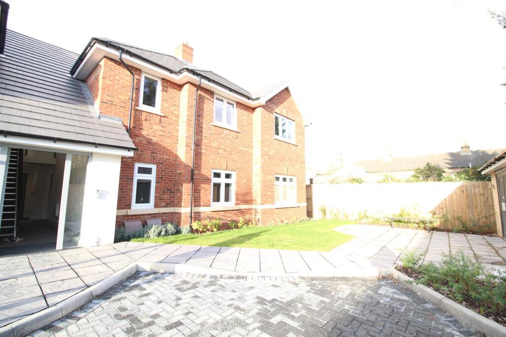 Main image of property: Peckworth Close, Lower Stondon