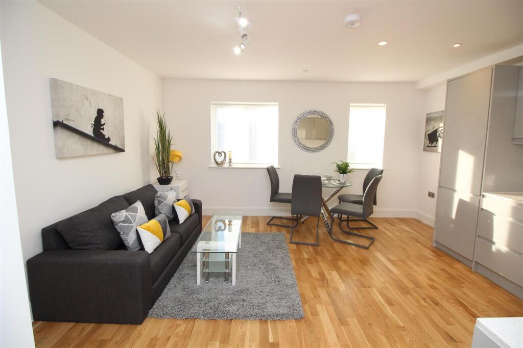 Main image of property: Poppy House, Paynes Park, Hitchin